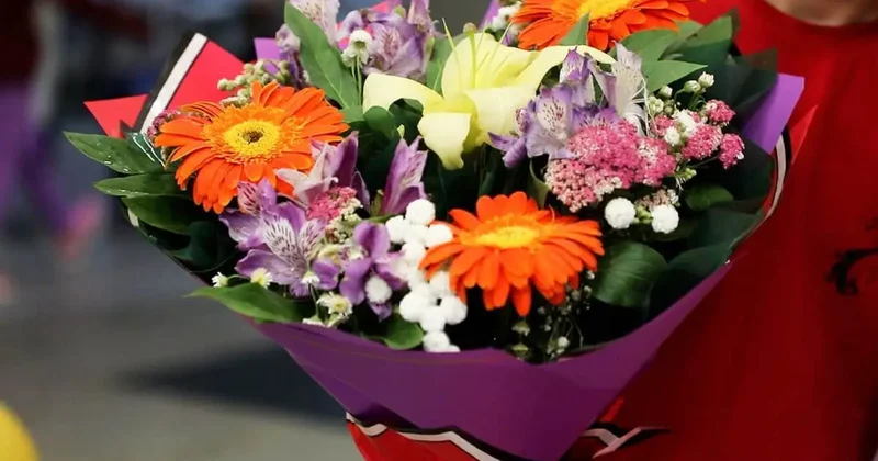 Гүл мен сыйлық аларда абай болыңыз: Бас прокуратура мереке қарсаңында азаматтарға ескерту жасады