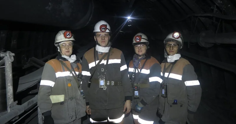 Зарина читает недра