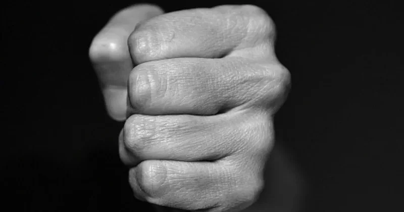 Показывал червячка : в Усть Каменогорске мать заявила на мужа из за возможного насилия над двухлетней дочерью