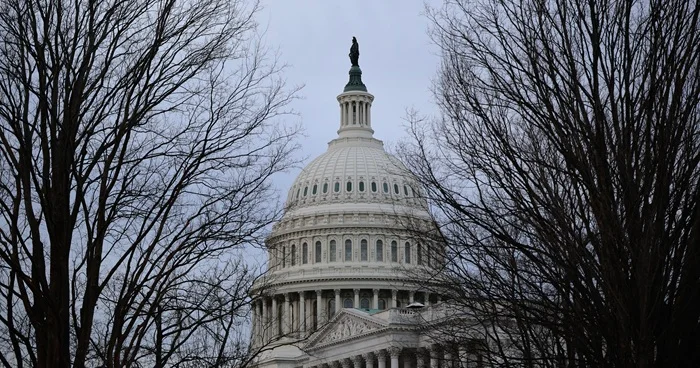 АҚШ Сенаты Трамптың әскери өкілеттігін шектеу жөніндегі резолюцияны қабылдамады