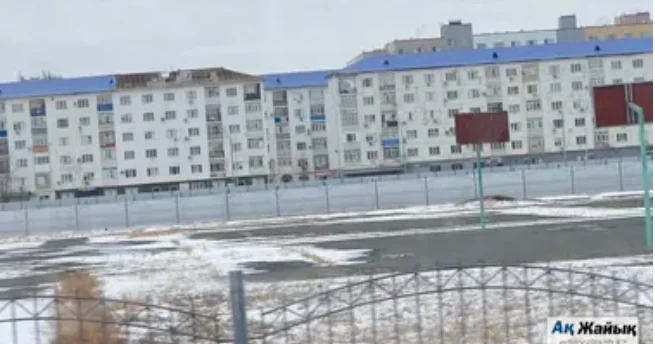 Нұрсаядағы су басқан пәтер: мердігер шығынды өтеуге уәде берді, ал қала әкімдігі бейхабар