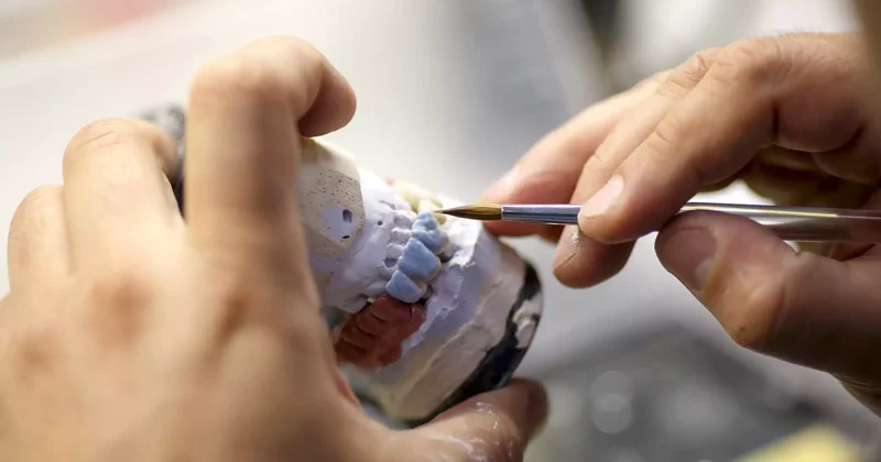 Алматыда стоматологиялық клиника 4,5 мыңнан астам адамға жалған қызмет көрсеткен