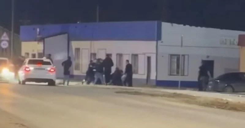 Сотрудников полиции избили в Атырауской области (видео)