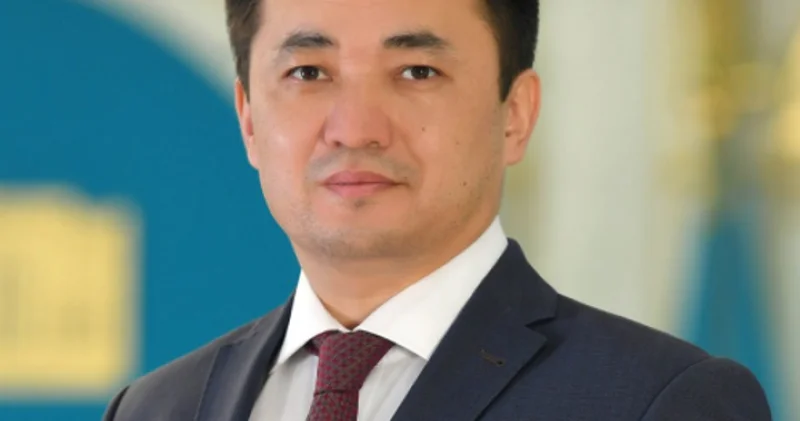 Айбек Дәдебай Президент Әкімшілігінің басшысы қызметінен босатылды