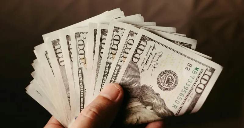 Курс доллара вырос к тенге на бирже 5 мая