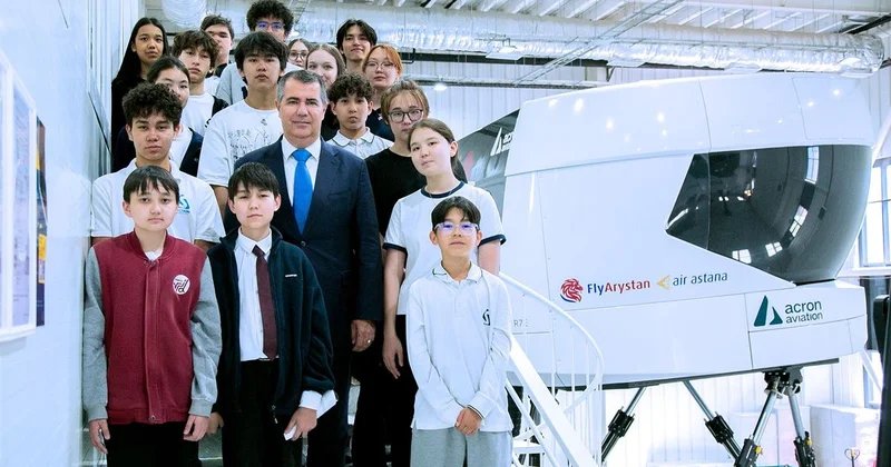 Самый интересный день в жизни : Air Astana провела образовательное мероприятие для столичных школьников