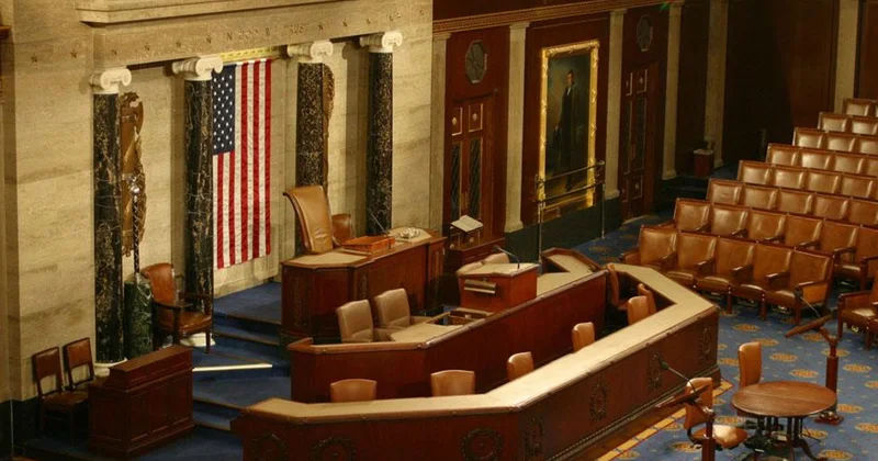 АҚШ Конгресінің Өкілдер палатасы Трампқа тағы да қарсы шықты Украинаға көмек беру үшін дауыс берді