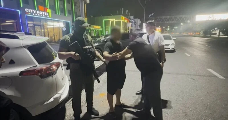 А чем там папа с мамой занимаются?