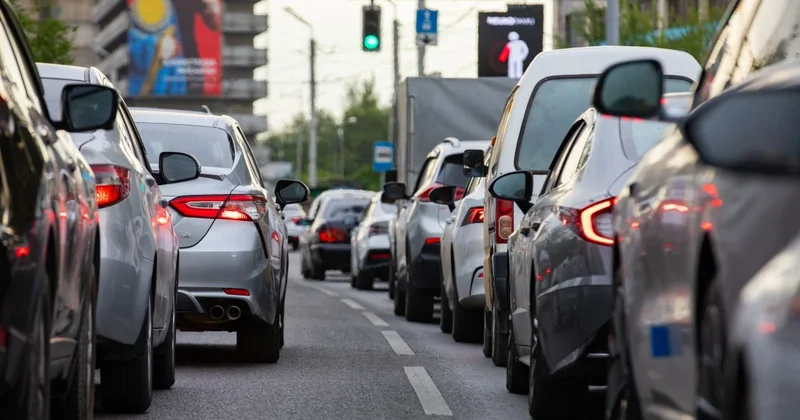 Поток автомобилей на дорогах Казахстана за полгода вырос на 37%