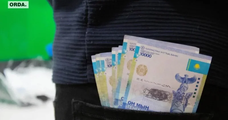 Более трёх млн тенге ушли со спецсчета родственникам судебного исполнителя