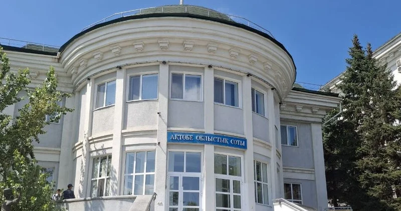 Акиму досталось из газового баллончика