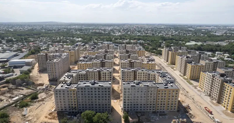 Алматыдағы реновация: қай жерлерде үйлер бұзылып, қай аудандар кезекте тұр?