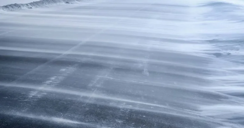 Движение на трассе из Алматы в Хоргос закрыли из за метели