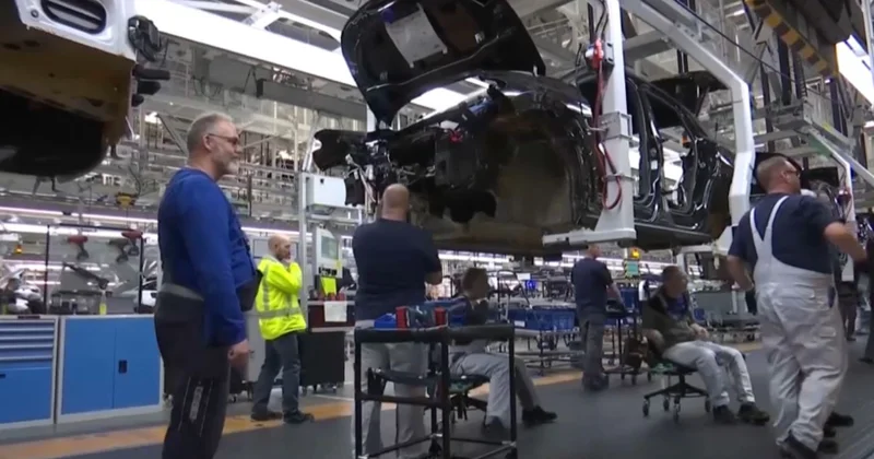 Еуропаның көлік өндірісі тоқтауға шақ тұр