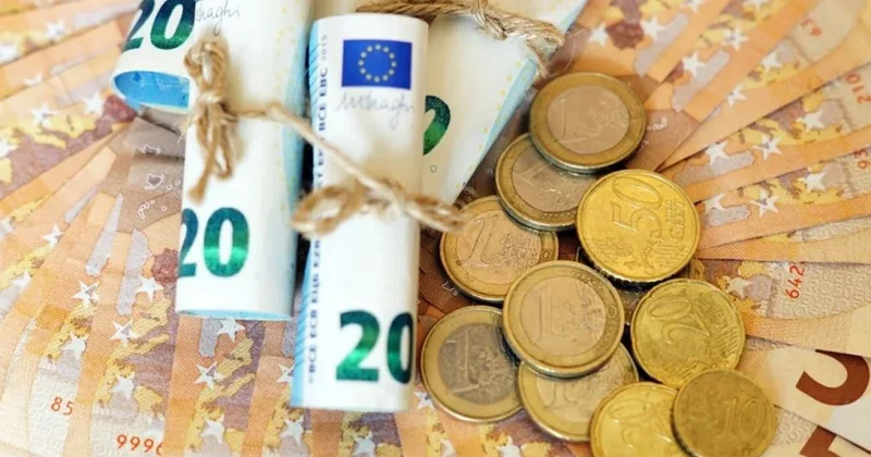 Бүгін 1 долларды қанша теңге сатып алуға болады?