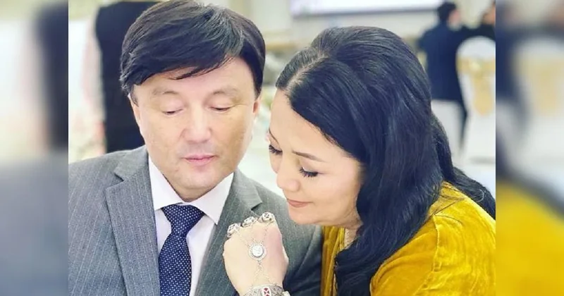 Родители Димаша Кудайбергена запечатлелись в Шанхае (фото)