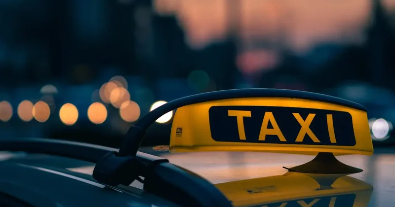 Зачем в Алматы принуждают таксистов к переходу на электромобили