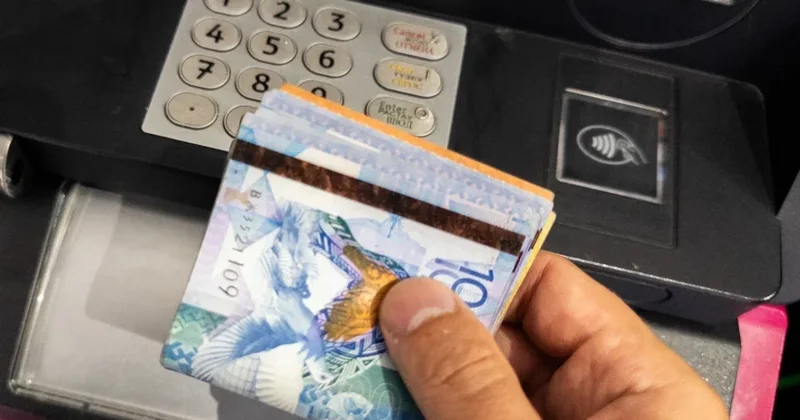 Казахстанцы смогут получать доход со счетов в банках