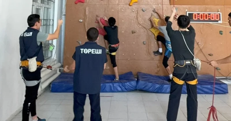 Батыс Қазақстан облысында спорттық құзға өрмелеуден чемпионат өтуде