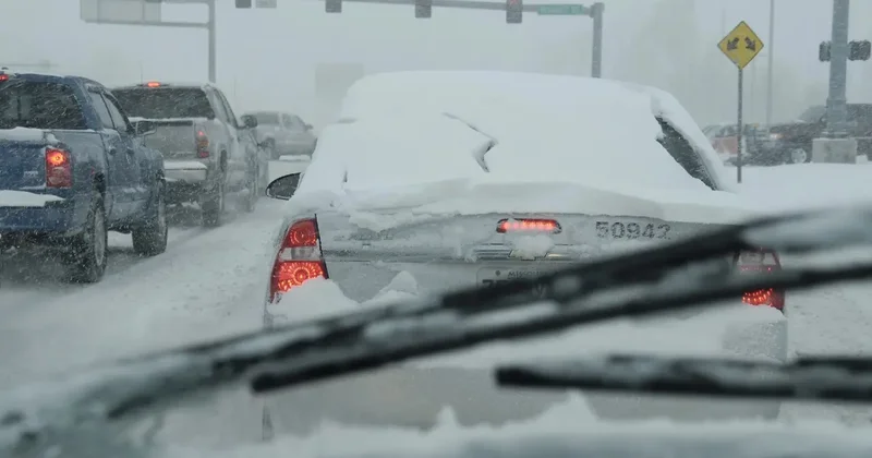 Снег в Алматы: к 6.00 зарегистрировали 17 ДТП, есть пострадавшие