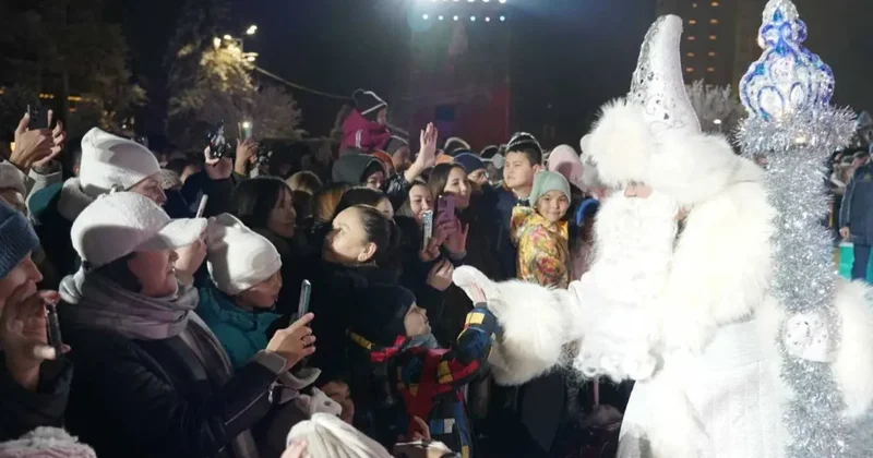 Чем опасны селфи с Дедом Морозом и как защитить от гриппа детей на новогодних праздниках