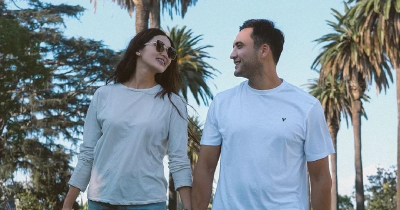 Семья Тауекеля Мусилима устроила теплую фотосессию на пляже в Турции