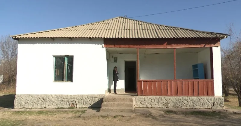 В избёнке с печкой: как учатся школьники в ауле Туркестанской области