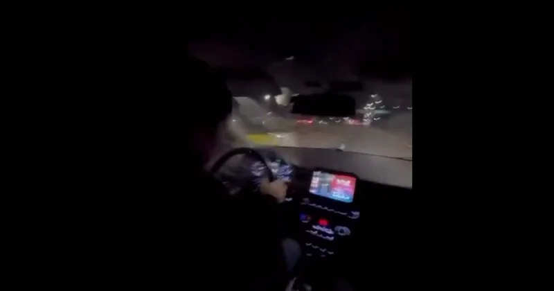 Сумасшедшая гонка на Аль Фараби: водитель протаранил всех на своём пути и скрылся