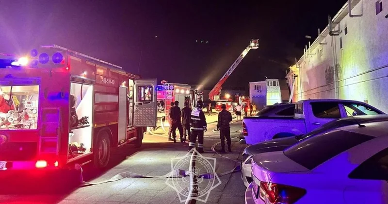 Пожар случился ночью в Алматы: эвакуированы десятки человек