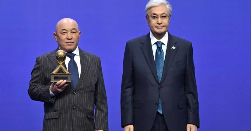 Глава государства вручил награды лауреатам премий Алтын сапа и Парыз (ВИДЕО)