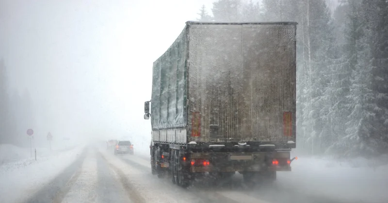 Фура сбила женщину на зебре в Усть Каменогорске момент попал на видео