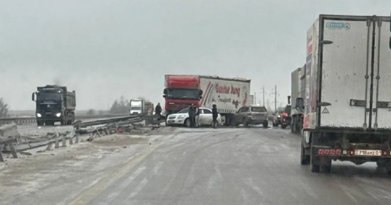 Массовое ДТП из за гололеда произошло в Акмолинской области
