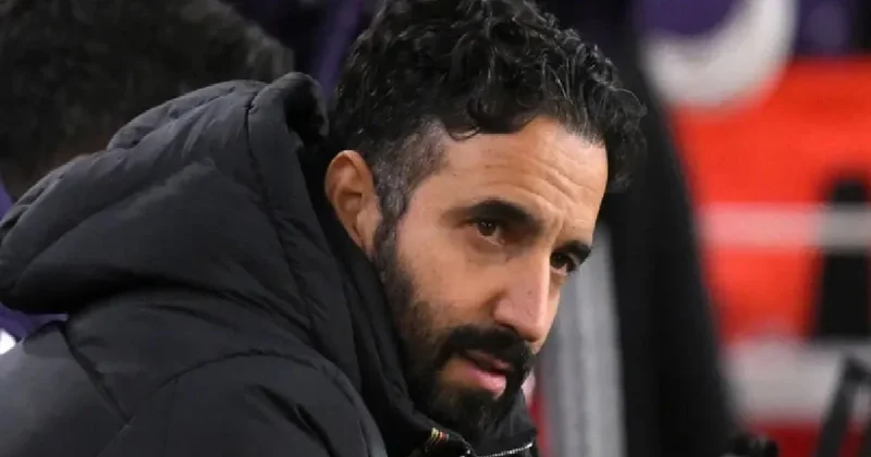 Манчестер Юнайтед өз бапкерін жұмыстан шығарды