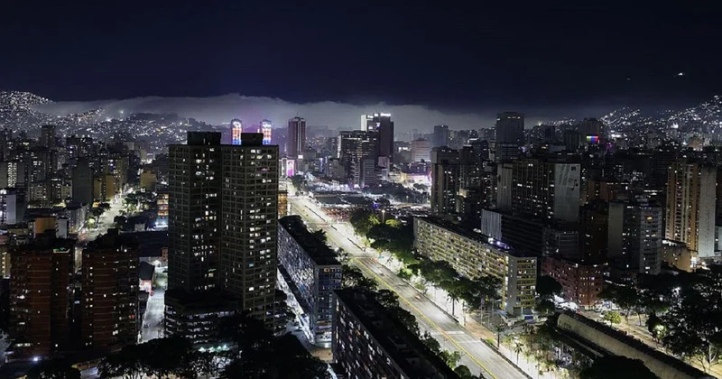 Стрельба произошла у президентского дворца в столице Венесуэлы (видео)