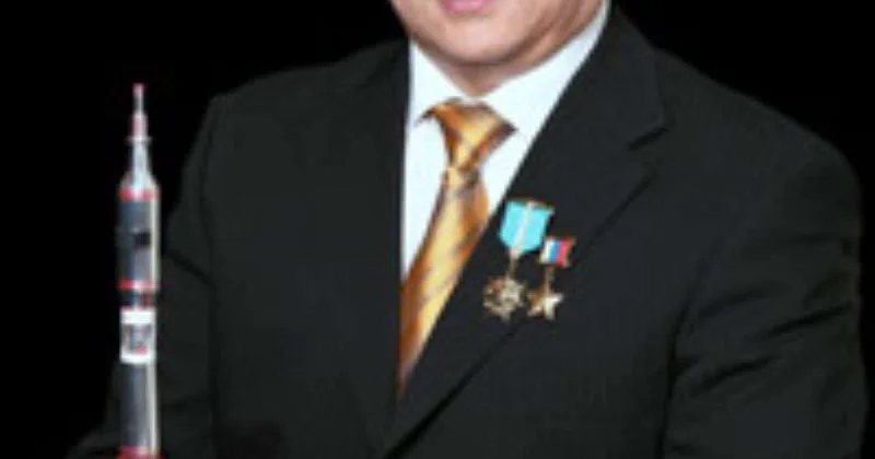 Покоритель космических высот