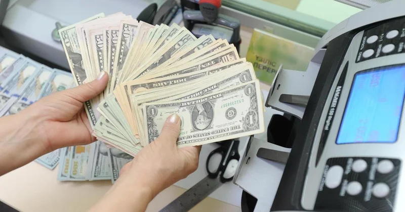 Касается и иностранцев: проверять происхождение денег будут в обменниках Кыргызстана
