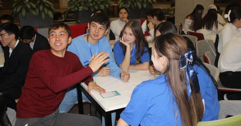 100 мың студент ЖИ бойынша тереңдетілген курстарды оқиды