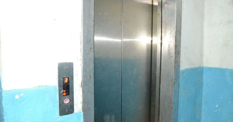 Проверят лифты и эскалаторы