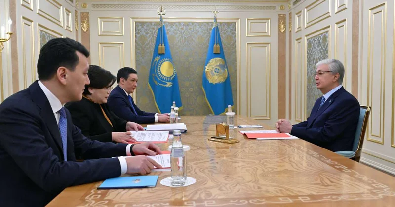 Президент встретился с руководством Конституционной комиссии