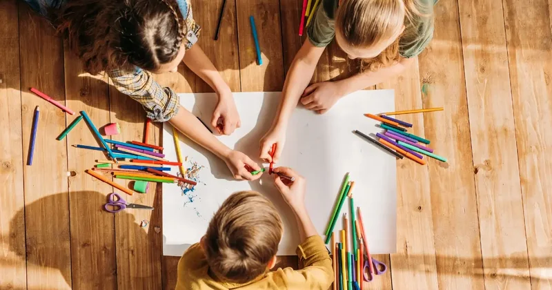 Долги на миллионы: более 3000 казахстанцев, купивших абонементы в детские кружки, остались без услуг и денег