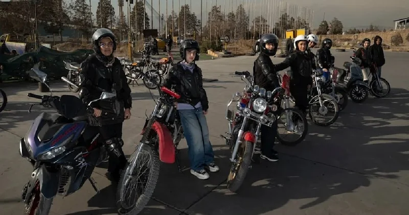 Иран парламенті әйелдердің мотоцикл жүргізуіне тыйымды алып тастау туралы шешім қабылдады
