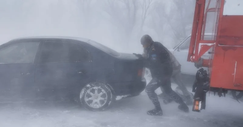 Жамбыл облысында 4 автокөлік қар құрсауында қалып қойған