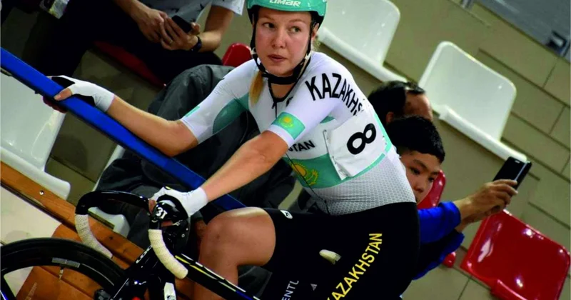 Рината Султанова завоевала золотую медаль ЧА по велоспорту на шоссе