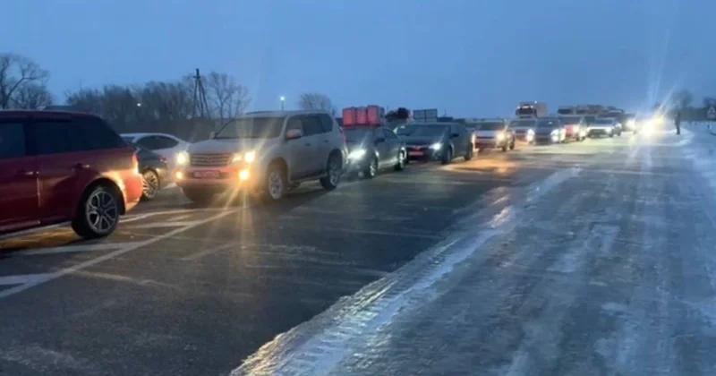 Абай облысында полицейлер боранды күні 150 көлікті сүйемелдеді