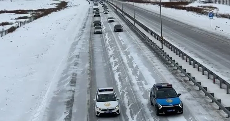 Теміртаудан Ақмола облысының шекарасына 590 автокөлік полиция бақылауымен өтті