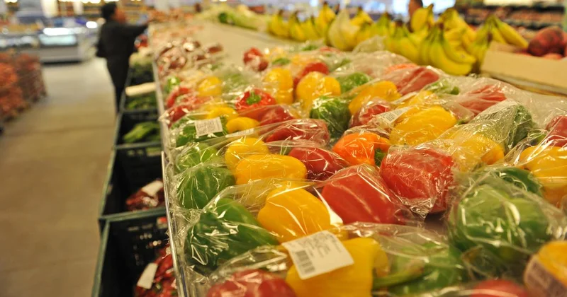 Какие штрафы за слишком высокие цены на основные продукты питания есть в Казахстане