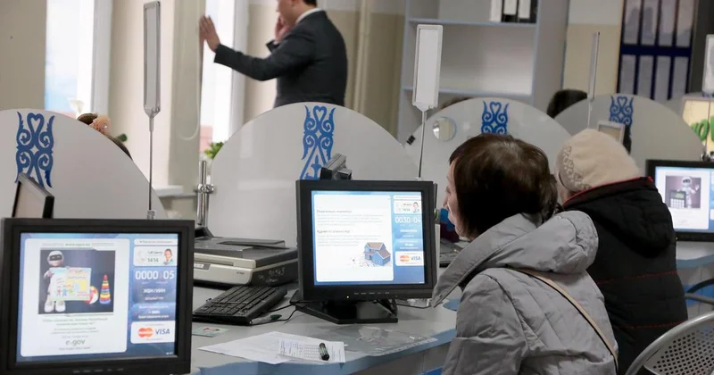 Сотрудники ЦОНа массово не вышли на работу в Актау в знак протеста (видео)