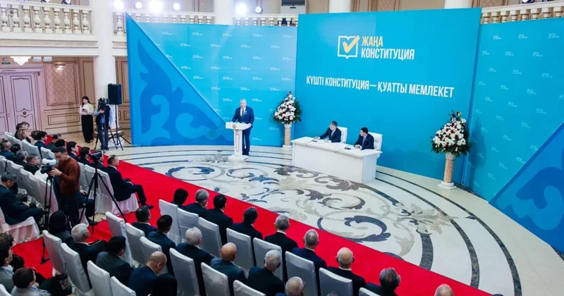 Аким Атырауской области встретился с общественностью региона