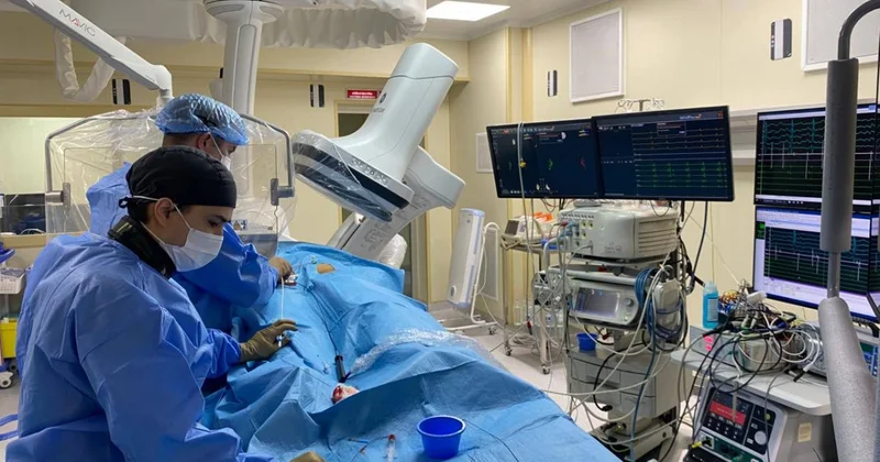 Врачи спасли 18 летнюю девушку от риска внезапной смерти в Алматы