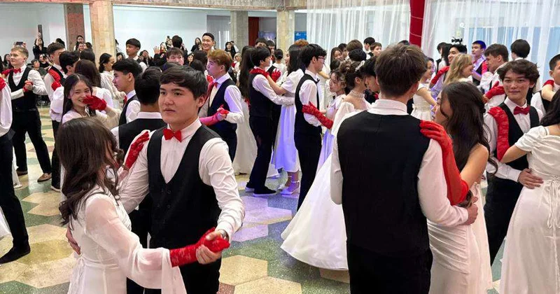 Торжественный бал Симфония весны состоялся в Астане